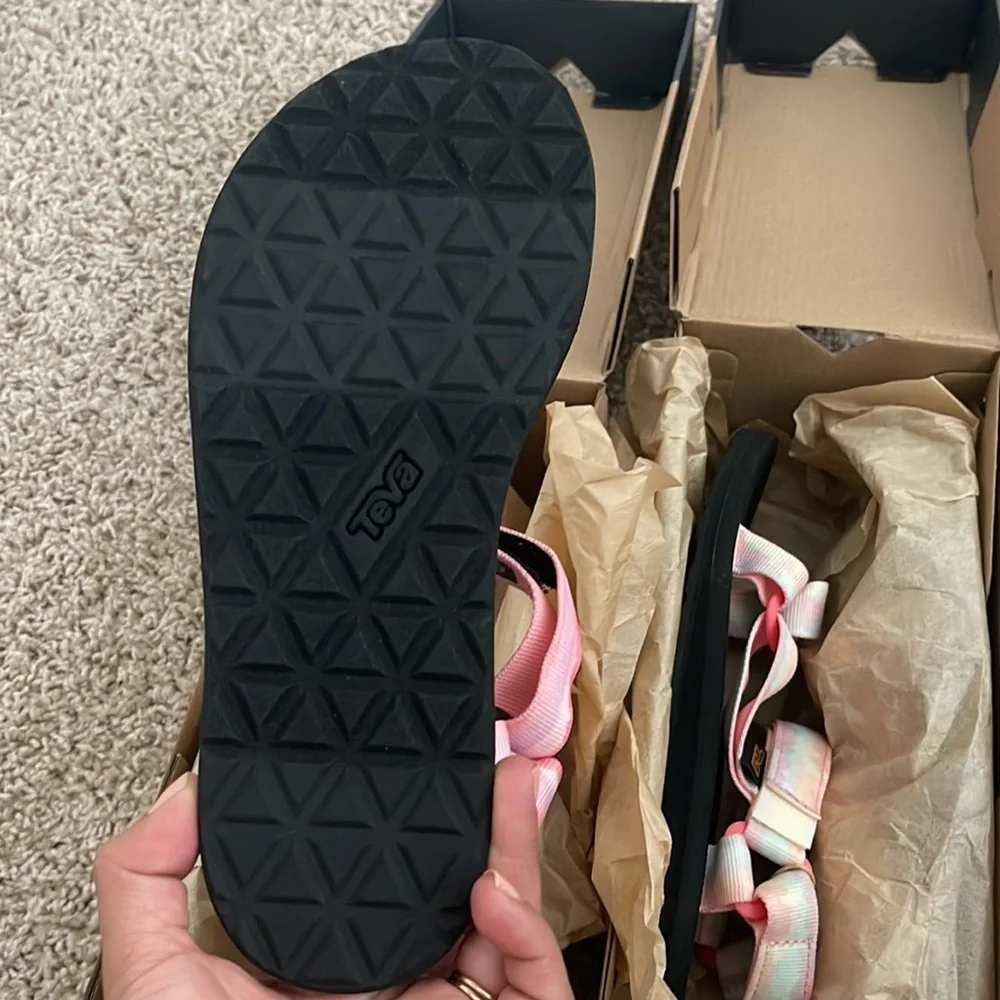 Teva Bundle ☀️ - Picture 3 of 6